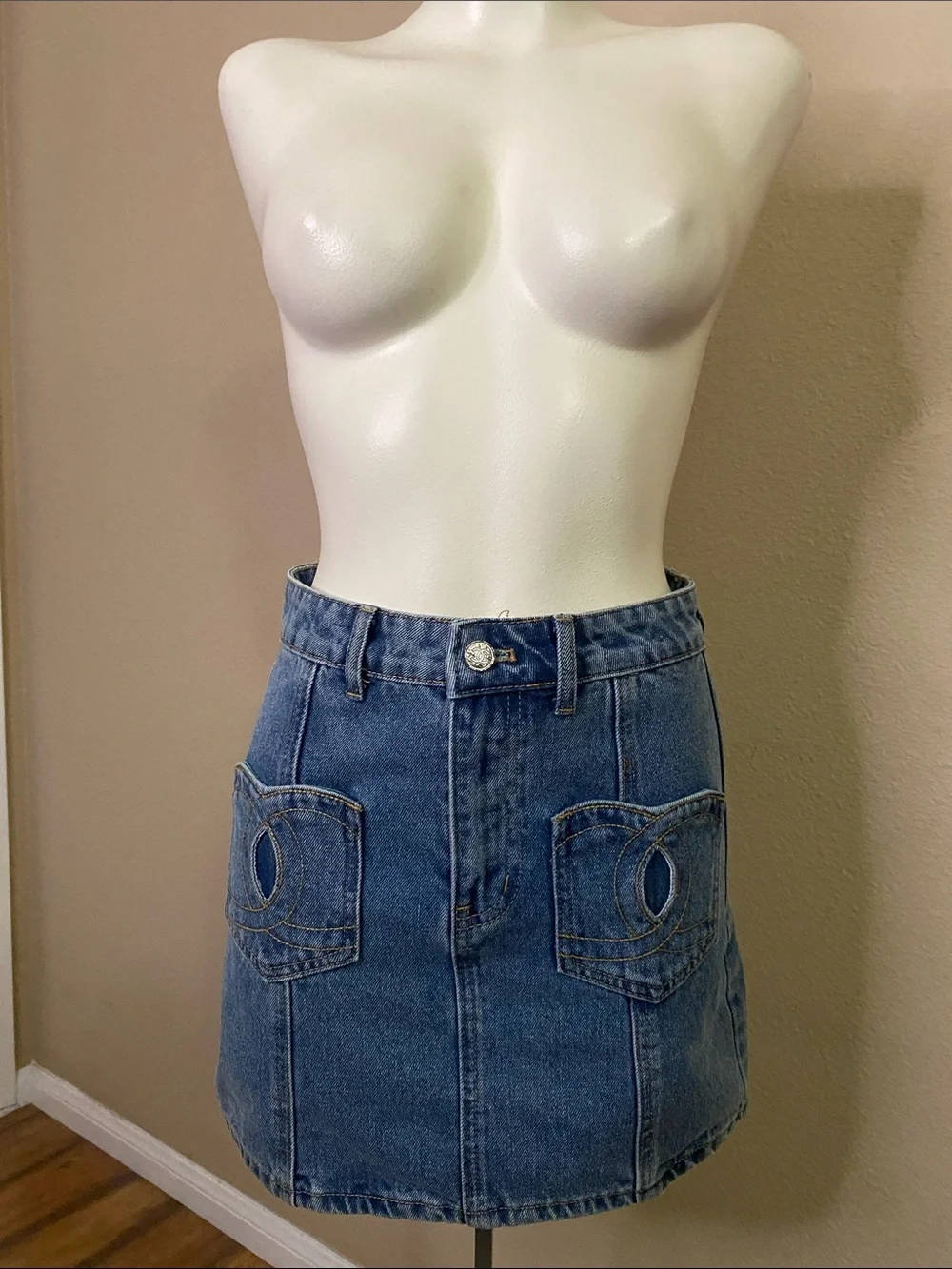 Chanel Blue Denim Skirt with CC cutout front pockets 36